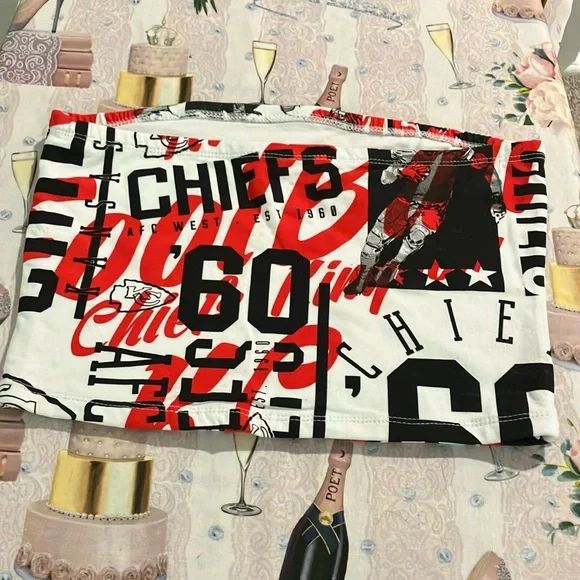 NFL Chiefs Graphic Top - Picture 4 of 4